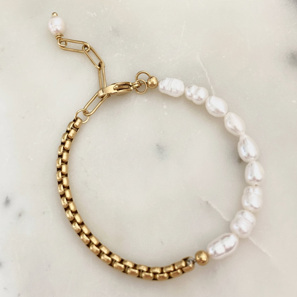Pearls Bracelet With Gold plated box chain