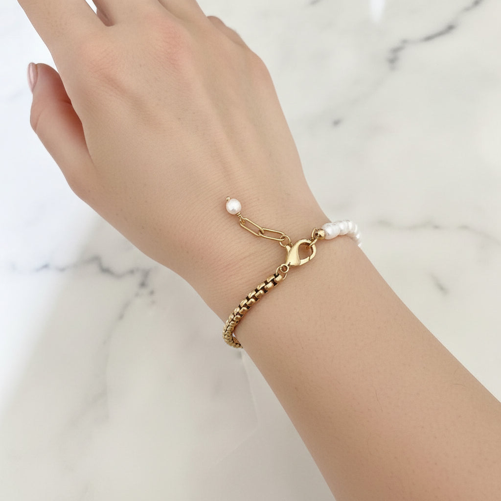 Pearls Bracelet With Gold plated box chain